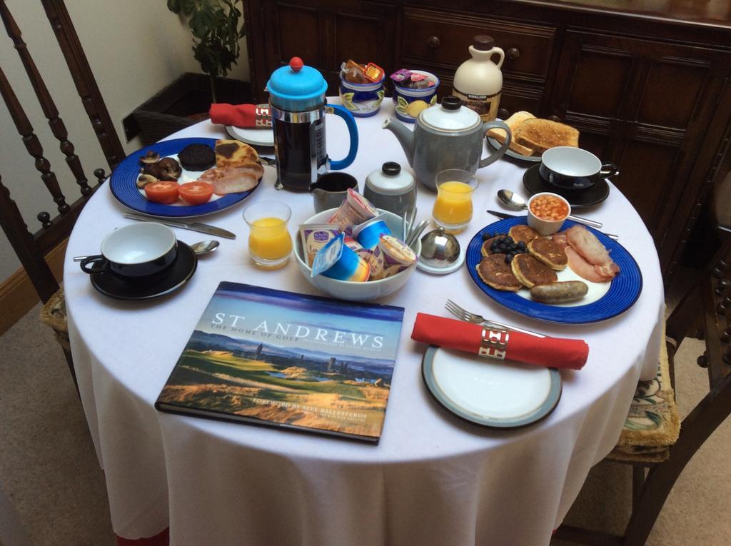 セント・アンドルーズ Braeside House Bed & Breakfast エクステリア 写真